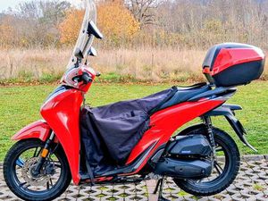 HONDA SH125I AD2P BJ.23, 1 HAND, ZUBEHÖR