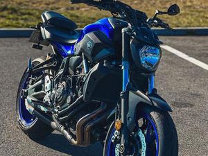 YAMAHA MT-07 | BJ. 2018 | A2 48PS | VIELE UMBAUTEN | TOP ZUSTAND