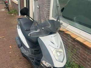 KYMCO AGILITY 50 - BLAUWE KENTEKEN - WINDSCHERM — SCOOTERS | KYMCO — MARKTPLAATS