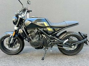 MOTO BRIXTON CROSSFIRE 500 NERA DEL 2023 COME NUOV