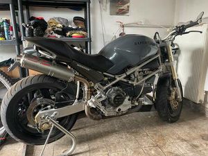 DUCATI MONSTER 900 VERGASER, KEHIN FLACHSCHIEBER