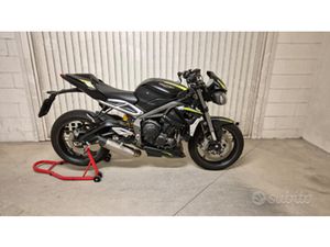 TRIUMPH STREET TRIPLE RS 2022