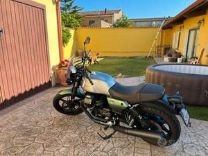 MOTO GUZZI V7 STONE CENTENARIO