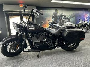 2021 HARLEY-DAVIDSON® FLHCS - HERITAGE CLASSIC 114
