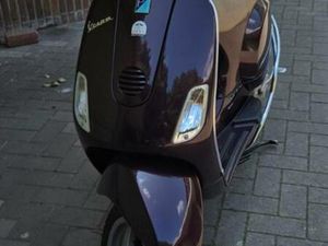 ② VESPA LX 125 CC DE 1 PROPRIÉTAIRE