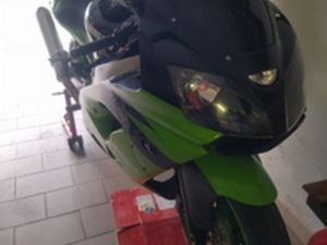ZX9R