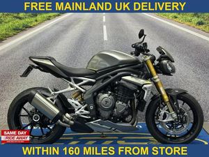 TRIUMPH SPEED TRIPLE 1200 RS
