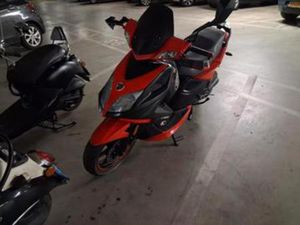 KYMCO SUPER 8 LOOPT ALS EEN BUFFEL SNEL EN GROOTS — SCOOTERS | KYMCO — MARKTPLAATS