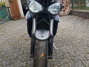 TRIUMPH STREET TRIPLE RS