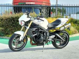 TRIUMPH STREET TRIPLE 675 BIANCO