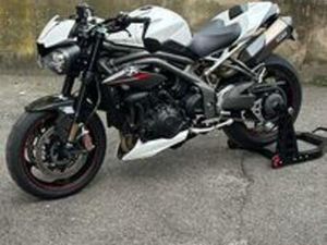 TRIUMPH SPEED TRIPLE 1050 RS