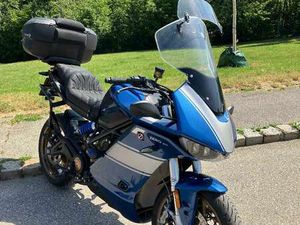 SR/F MIT VOLLAUSSTATTUNG