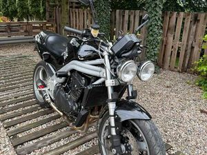 TRIUMPH SPEED TRIPLE 955I 2001R. STAROŹREBY