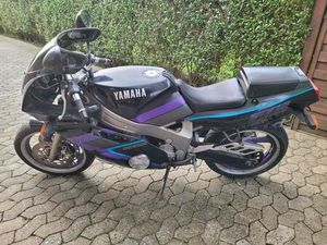 YAMAHA FZR 600
