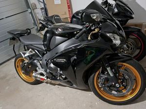 HONDA CBR 1000RR KAROLEWKO