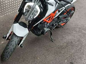 KTM 390 DUKE WEIß