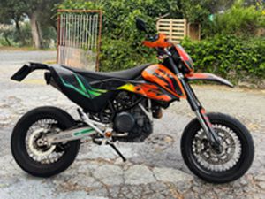 KTM 690 SMC SUPERMOTARD
