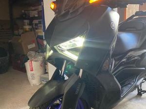YAMAHA - XMAX