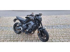 YAMAHA MT-09