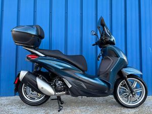 PIAGGIO BEVERLY 300 HPE →
