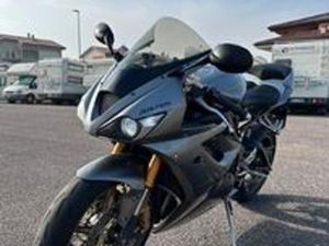 TRIUMPH DAYTONA 675