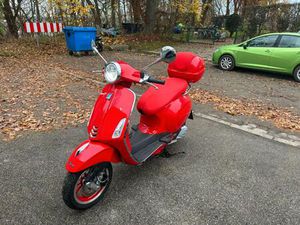 VESPA PRIMAVERA RED 125