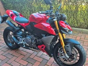 DUCATI STREETFIGHTER V2S