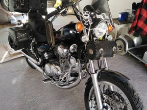 YAMAHA XV 1100 VIRAGO