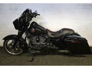 HARLEY DAVIDSON STREET GLIDE - FLHX - 2018 22.411KM! 107 CVO — MOTOREN | HARLEY-DAVIDSON — MARKTPLAATS