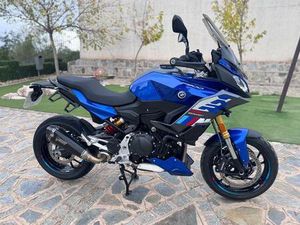 BMW - F900 XR