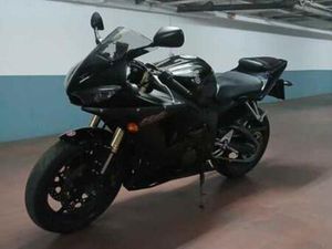 YAMAHA - YZF R6 2005.