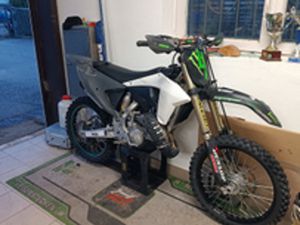 FANTIC XE 125 TARGATA