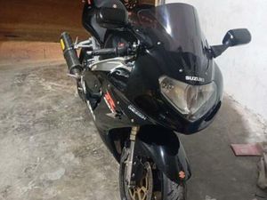 SUZUKI - GSXR 750