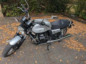 MOTO GUZZI V7 III BJ2020, 9500KM