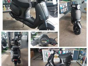 ② GTS TOSCANA DYNAMIC NIEUWE SCOOTER A/B EURO 5