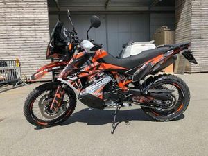 ② KTM 890 ADVENTURE R