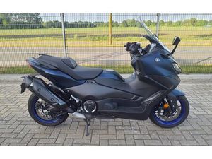 YAMAHA TMAX 560