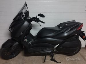 YAMAHA X-MAX 300
