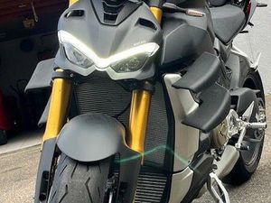 DUCATI V4S DARK STEALTH STREETFIGHTER