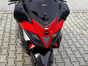 APRILIA SR MAX 300