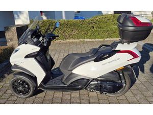 PEUGEOT METROPOLIS RS 400. TRIKE (ROLLER) FÜHRERSCHEINKL. B WEIß