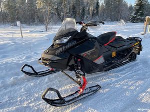 XRS 850 *STARTTI / NASTAMATTO / ALLE 1000KM AJETTU*