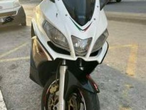 MAXI SCOOTER APRILIA 850 RSV