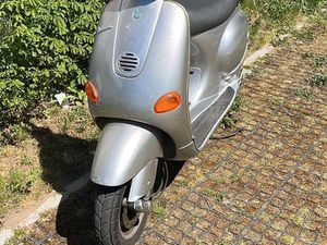 VESPA ET4 125