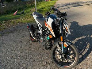 KTM DUKE 390, AKRAPOVIC, QUICKSHIFT +