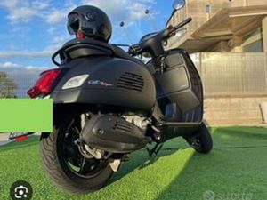 VESPE GTS 300 SUPER NOTTE