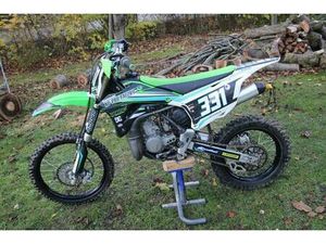 KAWASAKI KX85