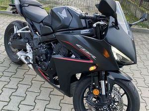 HONDA CBR650R E-CLUTCH 2025 CZARNY MAT. PULTUSK