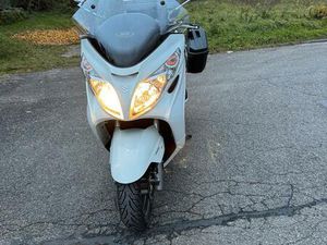 SUZUKI BURGMAN 400