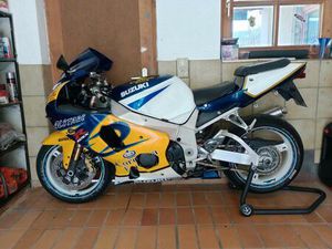 SUZUKI GSX R 1000 K1